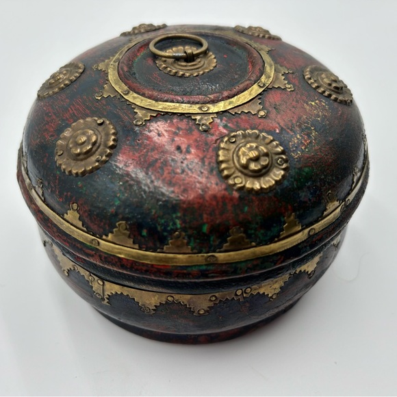 Vintage Decorative Red and Gold Accent Box - Picture 6 of 11